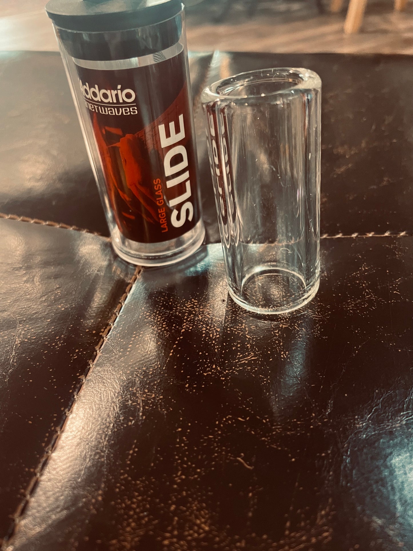 Daddario, Bottleneck Medium
