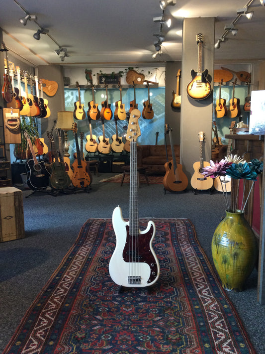 Squier Classic Vibe 60s Precision Bass